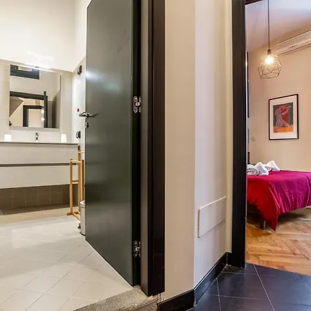 Apartment Mazz & Panell Station