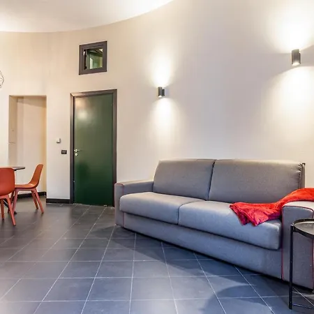 Mazz & Panell Station Apartment *