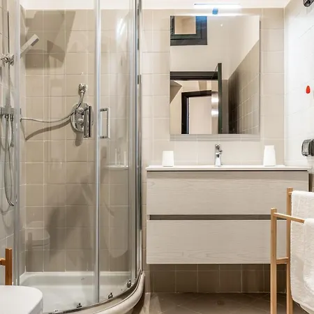 Mazz & Panell Station Apartment