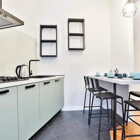 Mazz & Panell Station * Naples