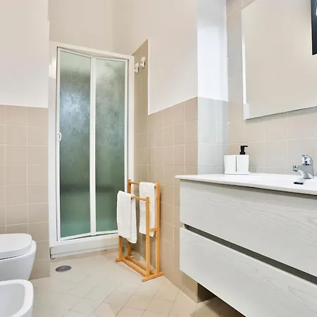 Apartment Mazz & Panell Station