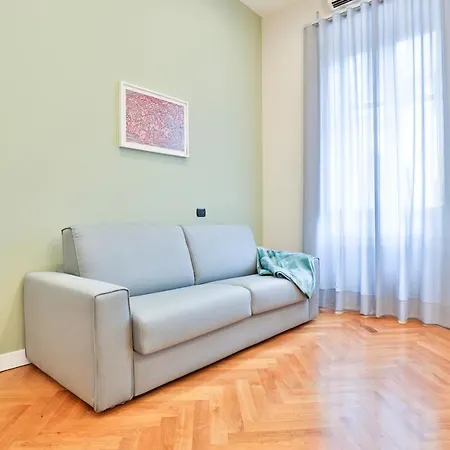 Apartment Mazz & Panell Station *